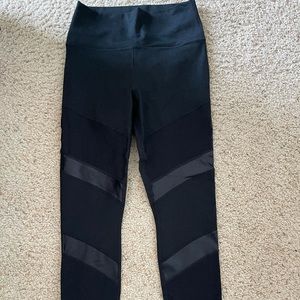 NWT Fabletics UltraHighWaisted Statement Powerhold